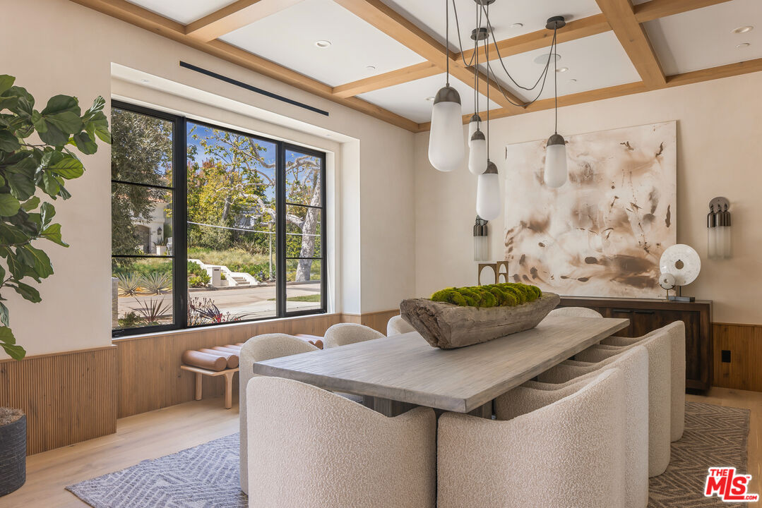 1220 Corsica Dr