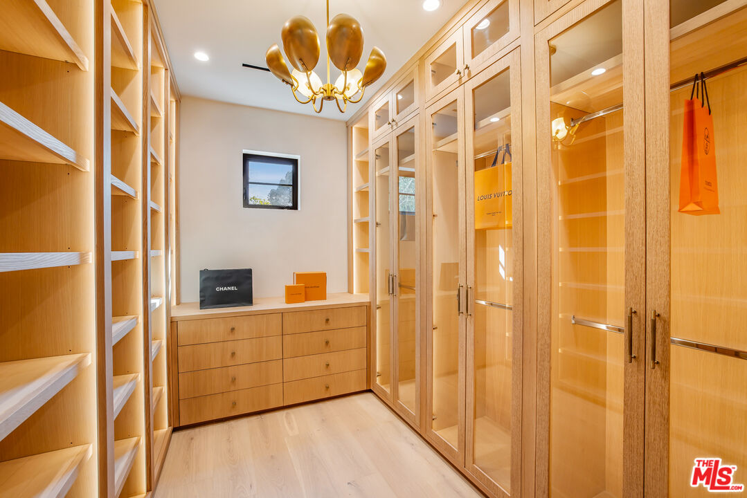 1220 Corsica Dr