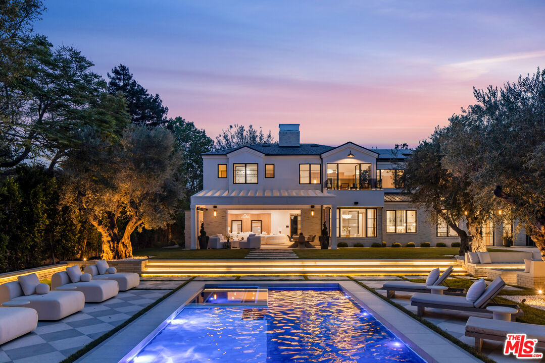 1220 Corsica Dr