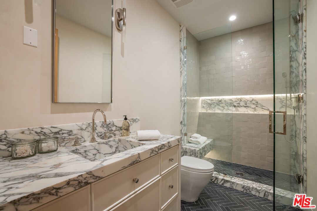 1220 Corsica Dr