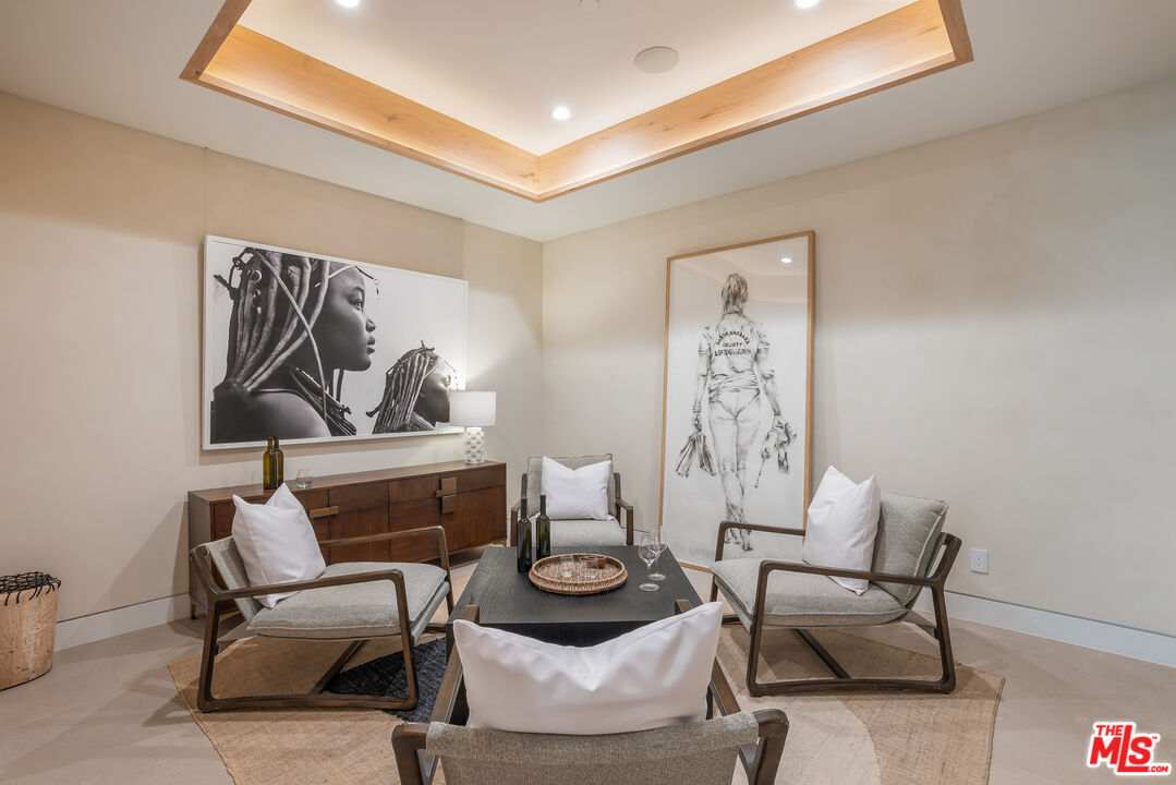 1220 Corsica Dr