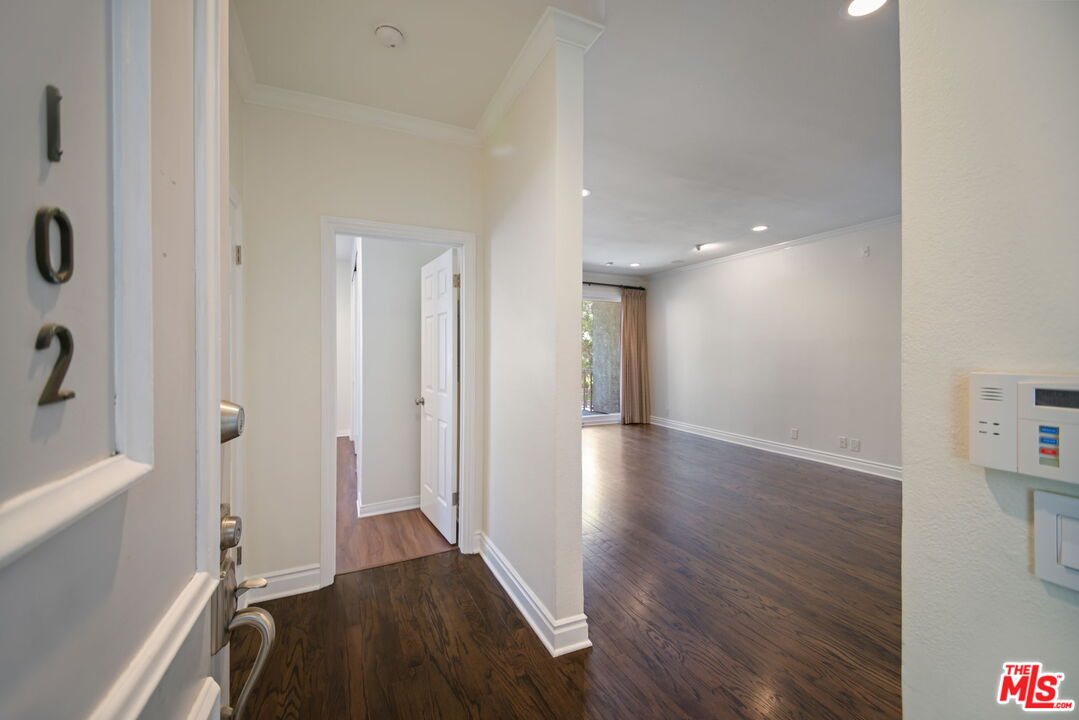 2031 S Bentley Ave Unit: 102