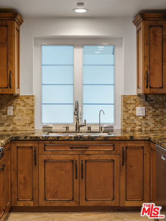 2031 S Bentley Ave Unit: 102