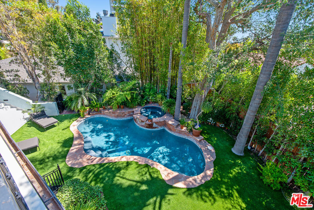 1151 Sunset Vale Ave