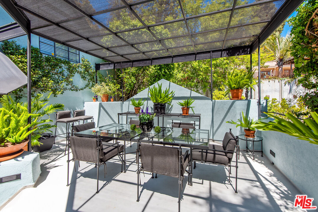 1151 Sunset Vale Ave