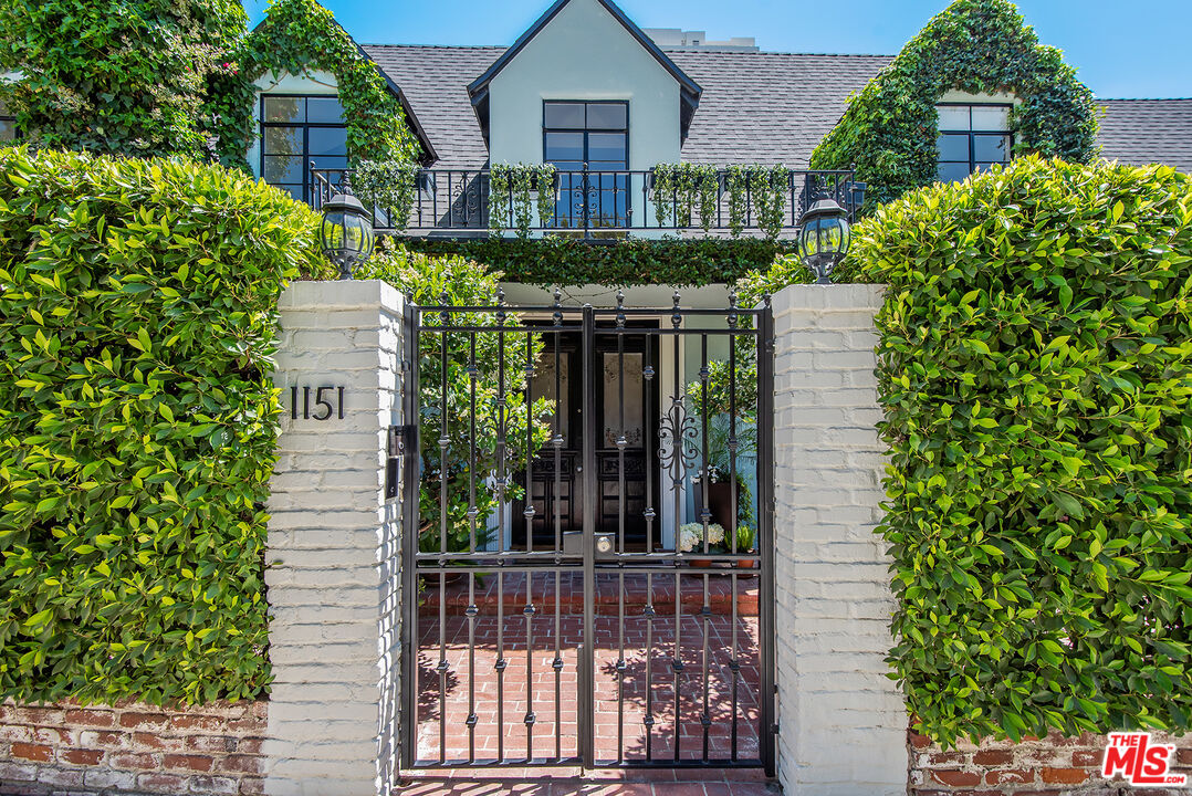 1151 Sunset Vale Ave