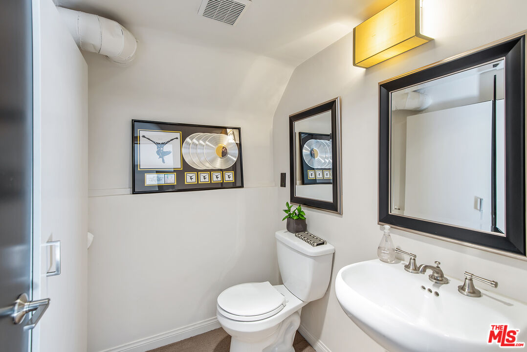 1151 Sunset Vale Ave