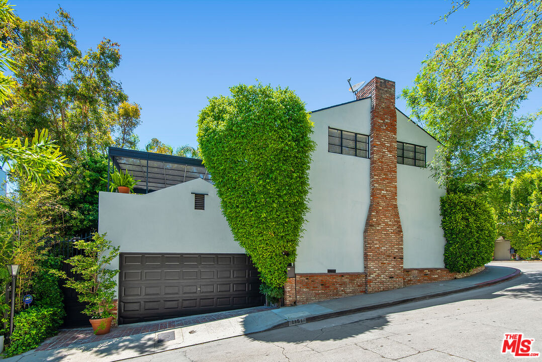 1151 Sunset Vale Ave