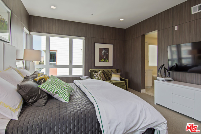 12698 Sandhill LN Unit: 3