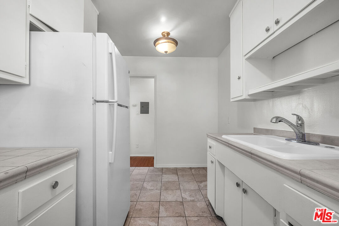 1648 Edgecliffe Dr Unit: 2