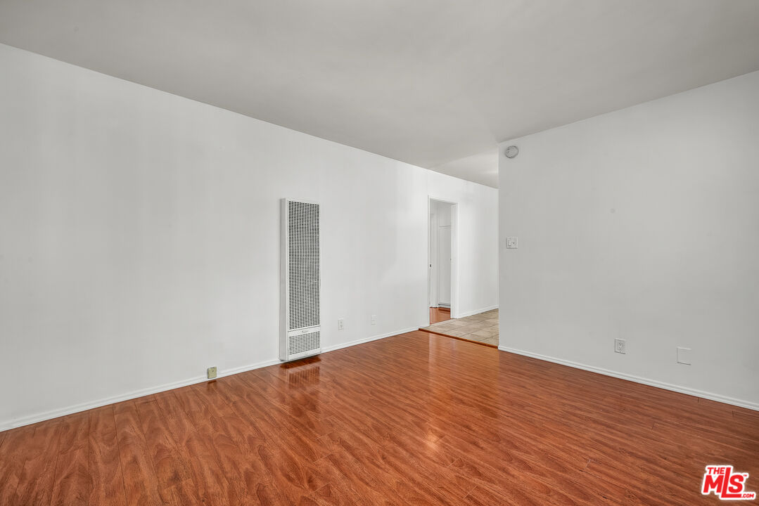 1648 Edgecliffe Dr Unit: 2