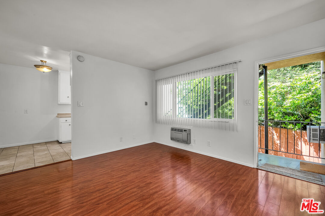 1648 Edgecliffe Dr Unit: 2