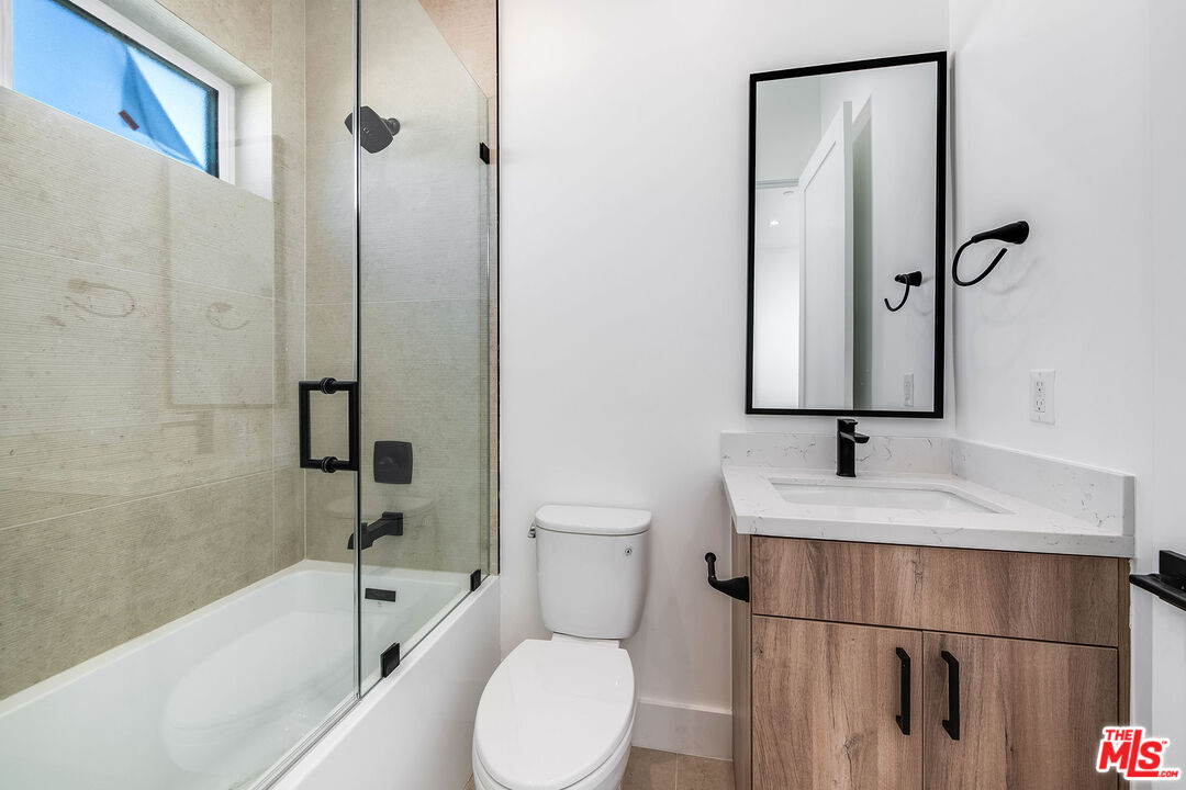 5044 Laurel Canyon Blvd Unit: 2