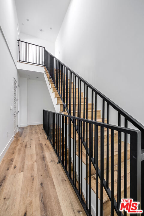 5044 Laurel Canyon Blvd Unit: 2