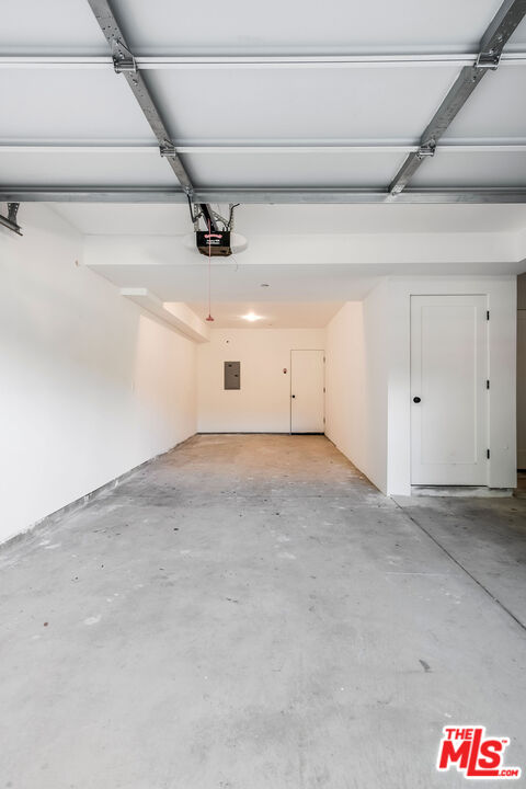 5044 Laurel Canyon Blvd Unit: 2