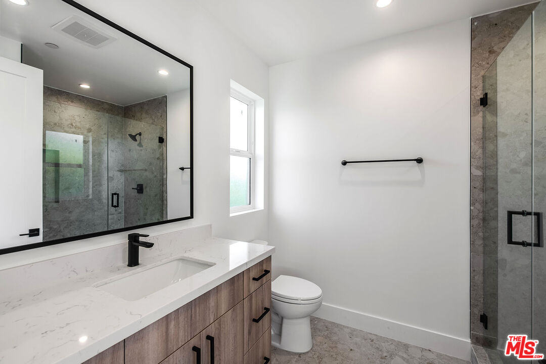 5044 Laurel Canyon Blvd Unit: 2