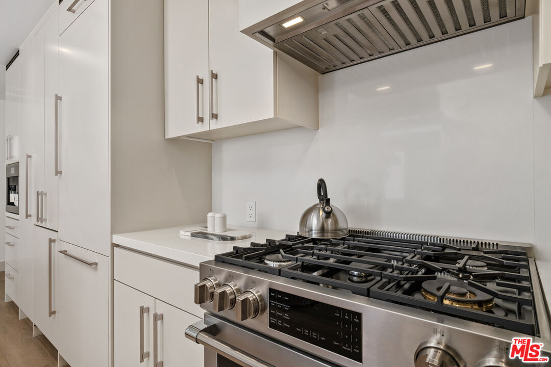 130 S Sepulveda Blvd Unit: 110