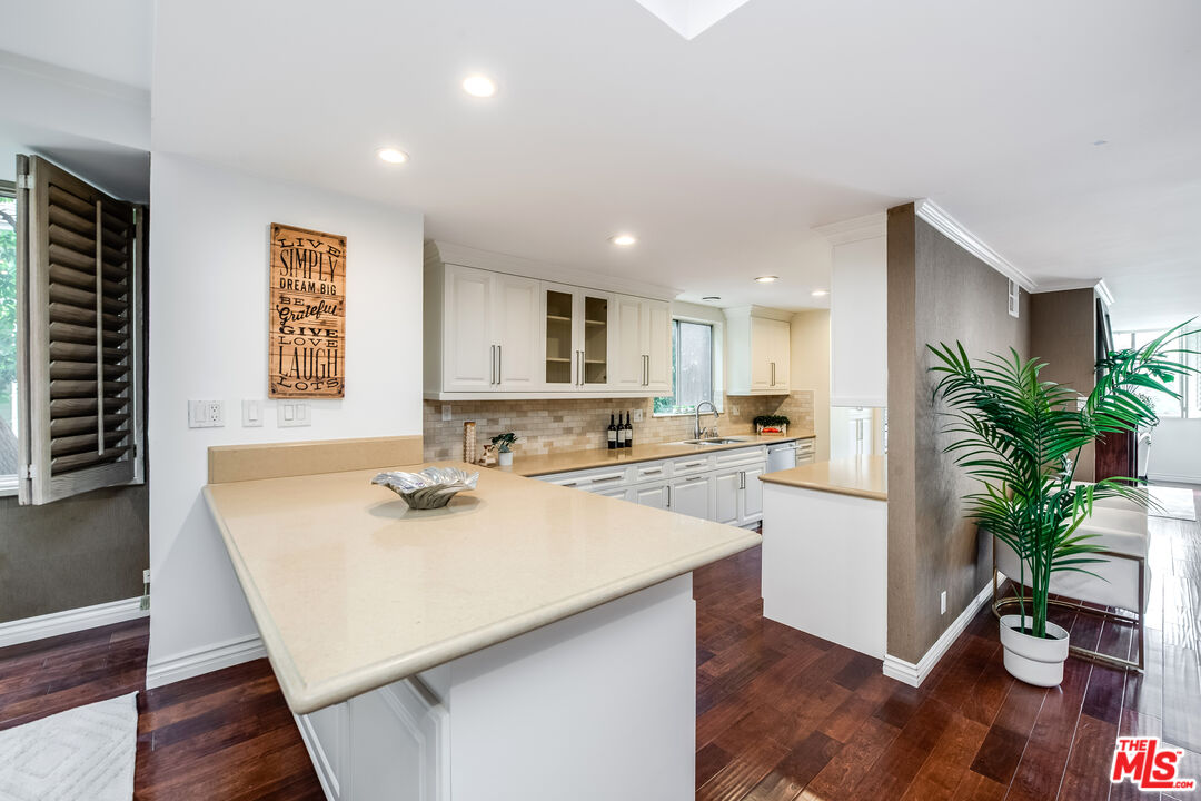 441 N Oakhurst Dr Unit: 205