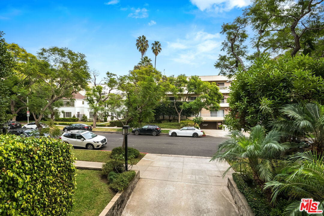 441 N Oakhurst Dr Unit: 205