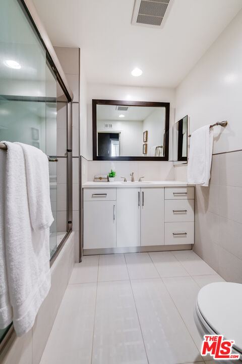 441 N Oakhurst Dr Unit: 205