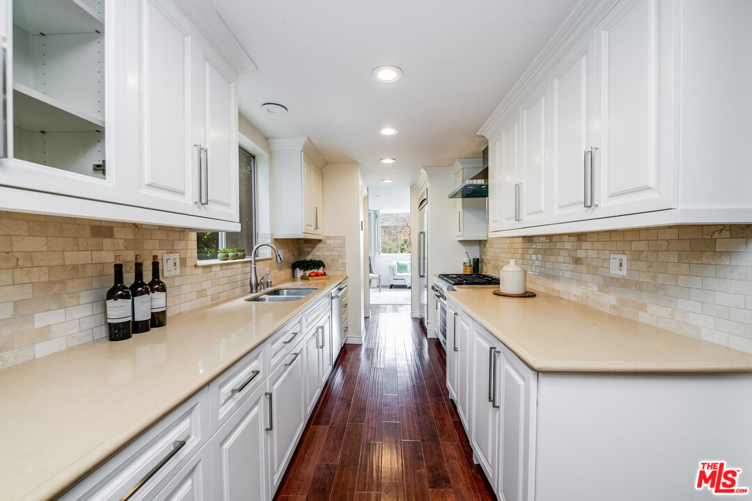 441 N Oakhurst Dr Unit: 205