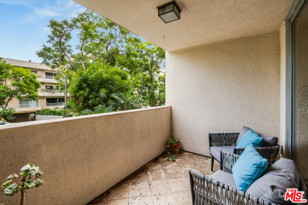 441 N Oakhurst Dr Unit: 205