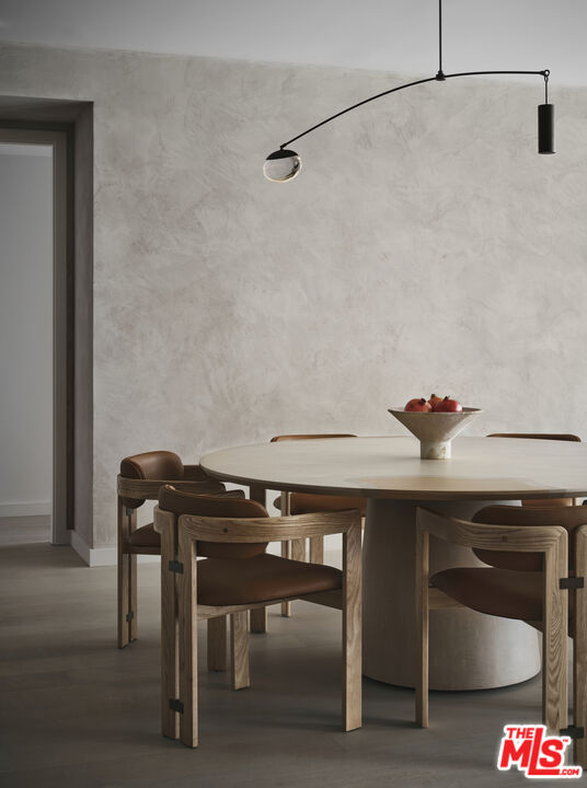 9200 Wilshire Blvd Unit: 203E