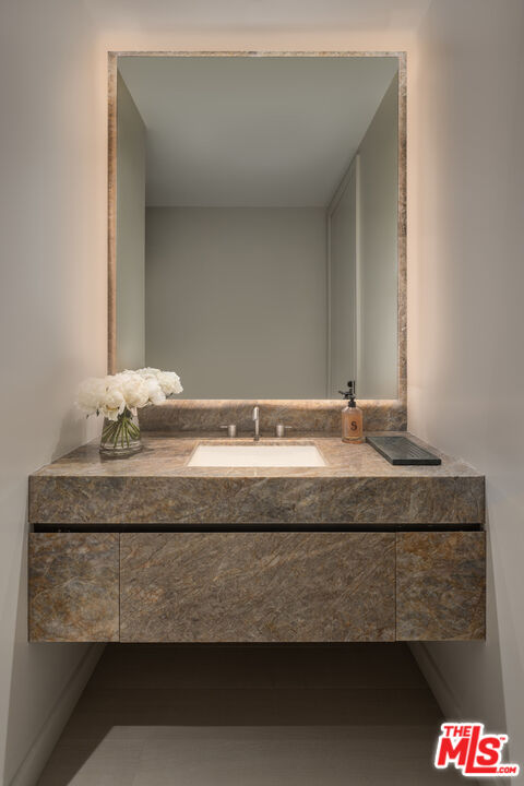 9200 Wilshire Blvd Unit: 203E