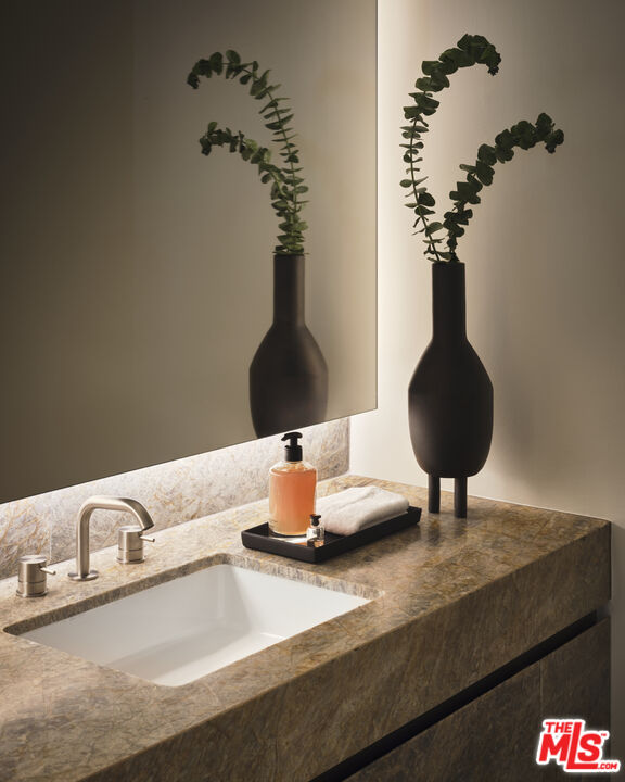 9200 Wilshire Blvd Unit: 203E