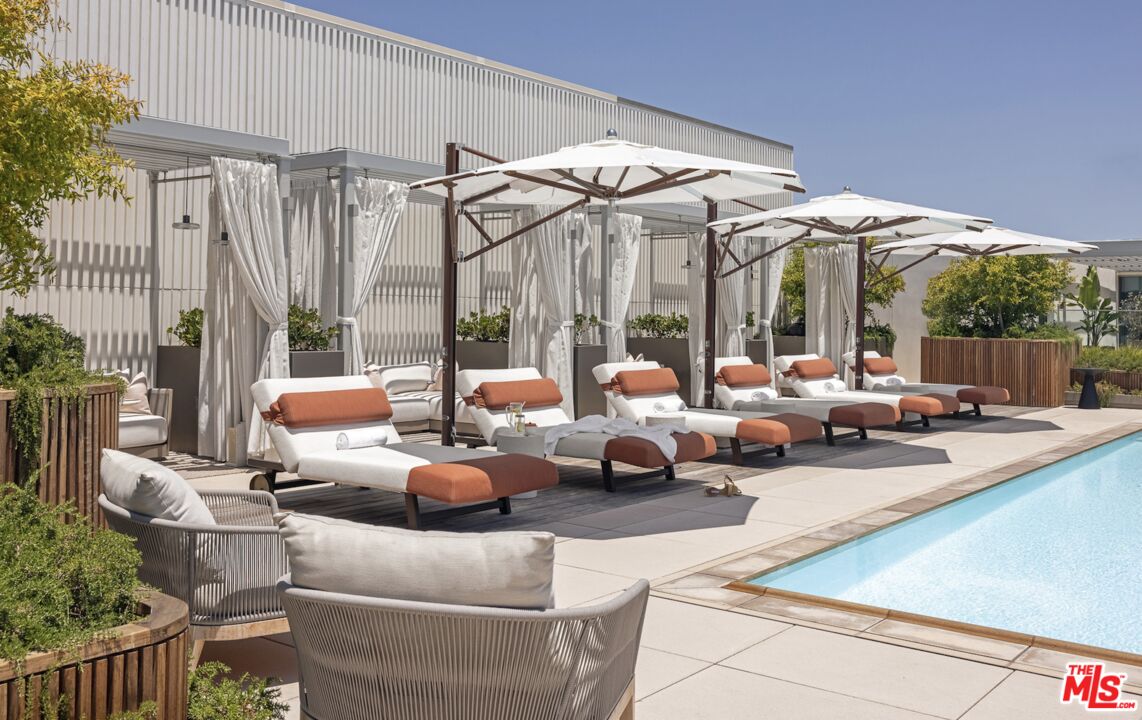 9200 Wilshire Blvd Unit: 203E