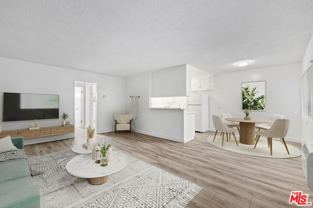 1301 N Mansfield Ave