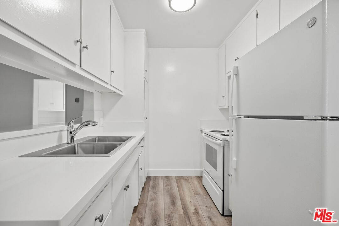 1301 N Mansfield Ave