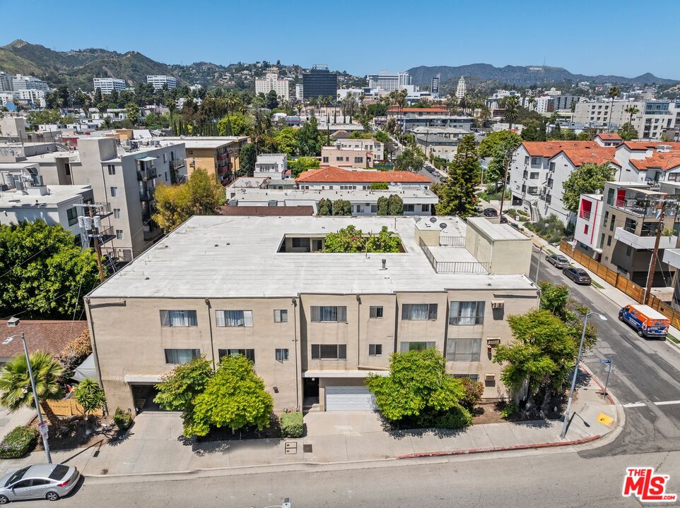 1301 N Mansfield Ave