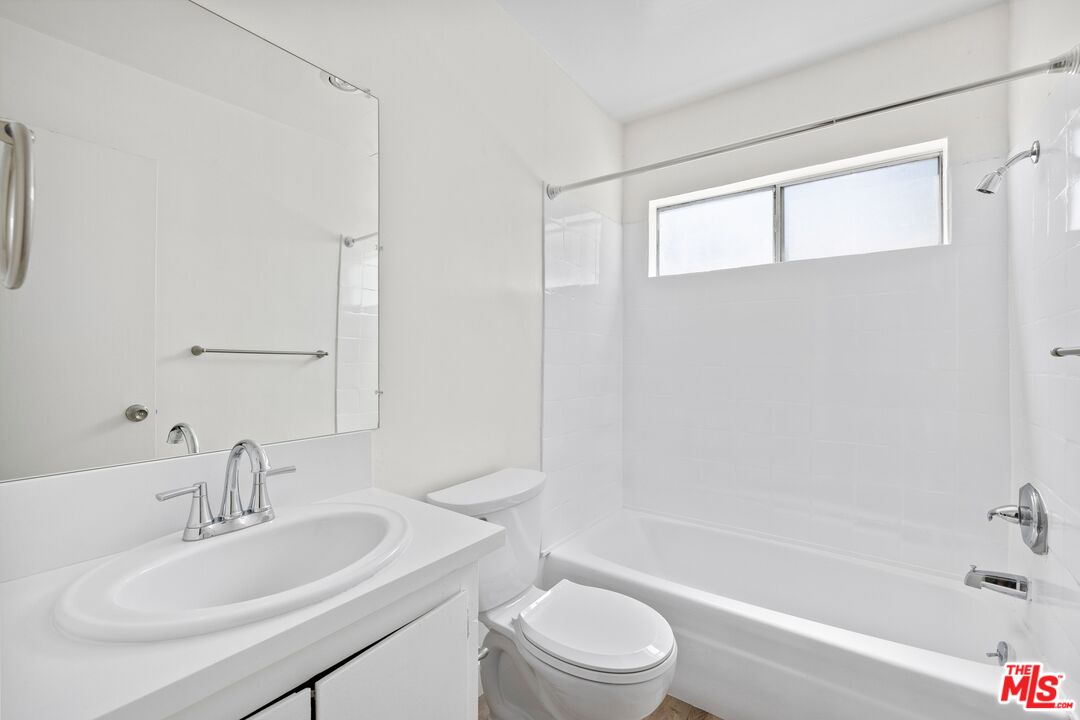 1301 N Mansfield Ave