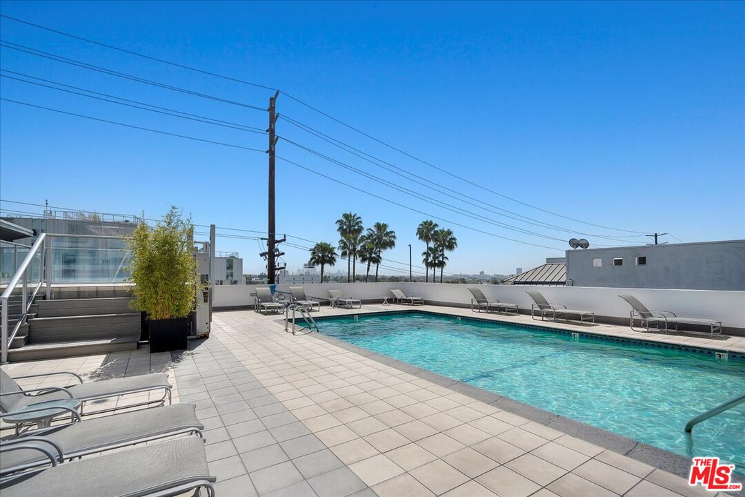1155 N La Cienega Blvd Unit: PH8