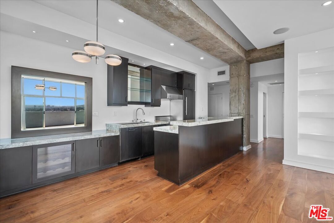 1155 N La Cienega Blvd Unit: PH8