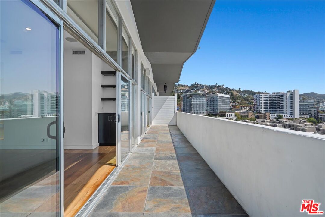 1155 N La Cienega Blvd Unit: PH8