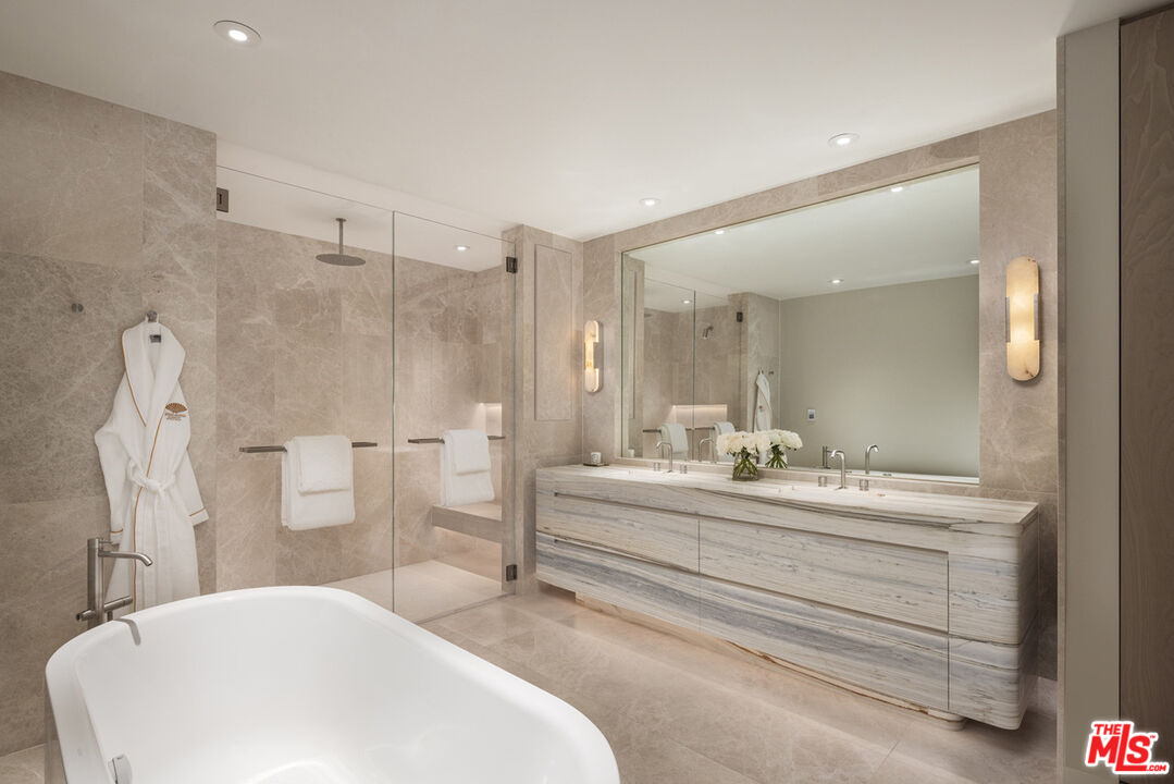 9200 Wilshire Blvd Unit: 505W