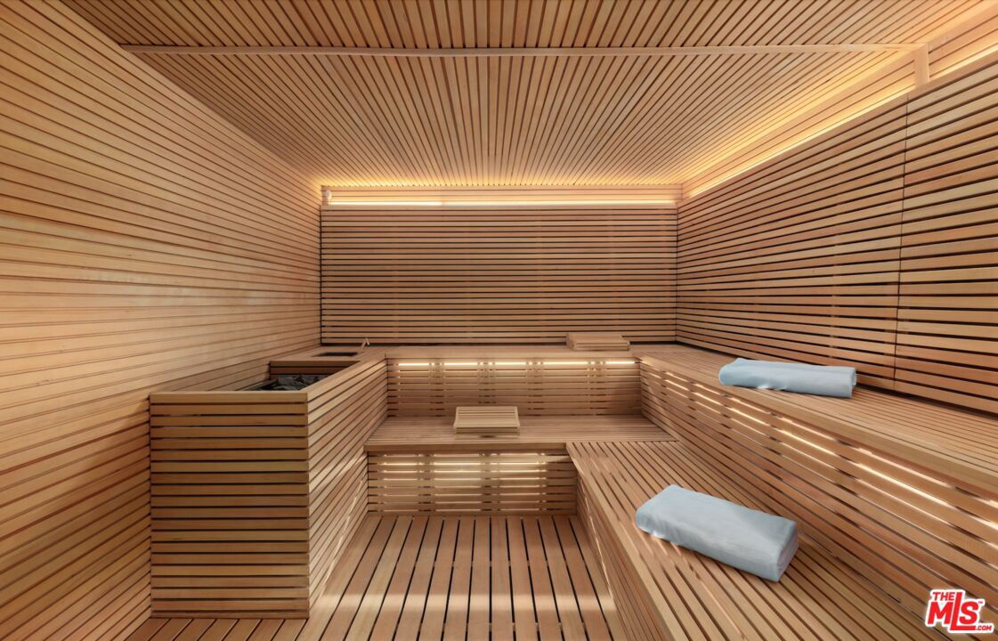 9200 Wilshire Blvd Unit: 505W