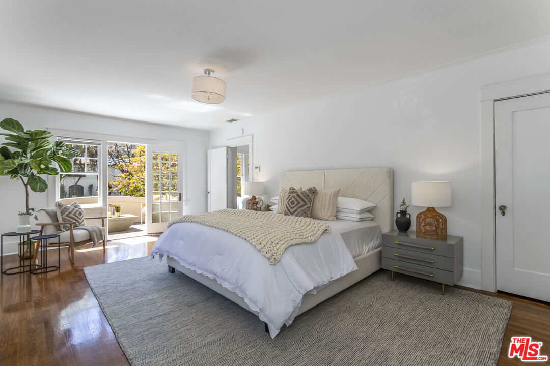 1622 N Orange Grove Ave