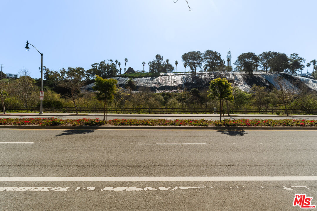 12765 Bluff Creek Dr Unit: 1