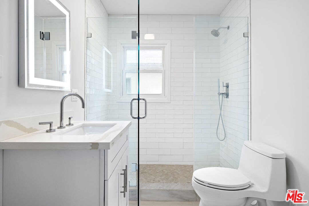 142 N Hamilton Dr Unit: PH