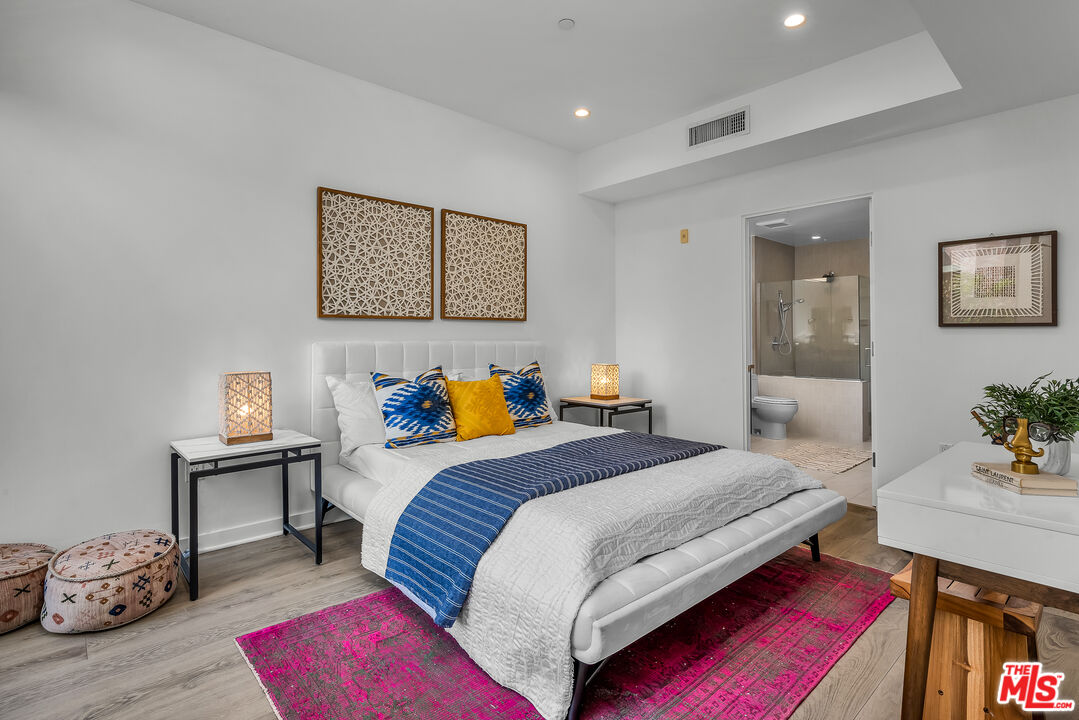 855 N Croft Ave Unit: 309