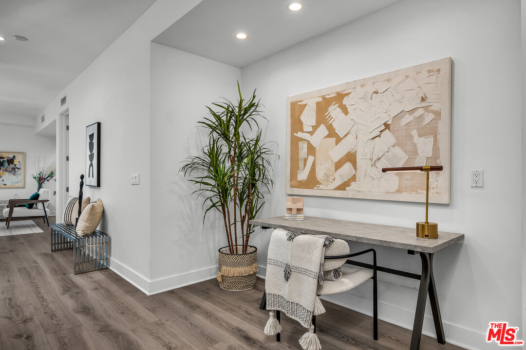 855 N Croft Ave Unit: 309