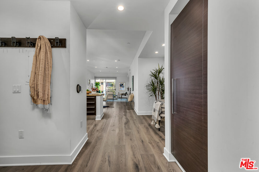 855 N Croft Ave Unit: 309