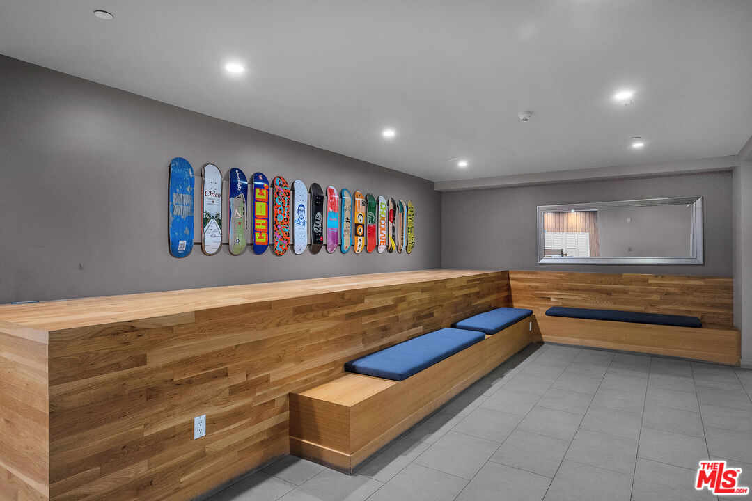 855 N Croft Ave Unit: 309