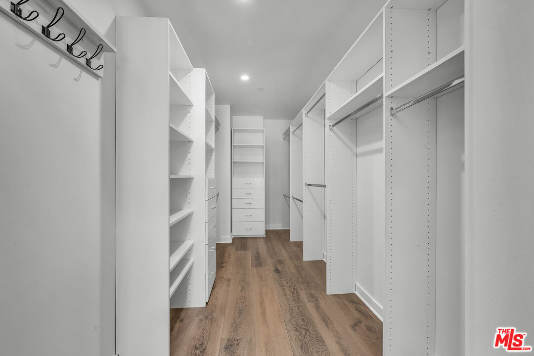 855 N Croft Ave Unit: 309