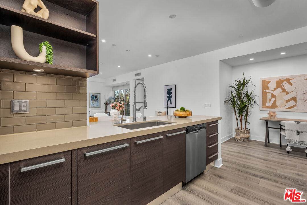 855 N Croft Ave Unit: 309