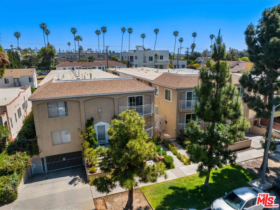 933 11th St Unit: 21