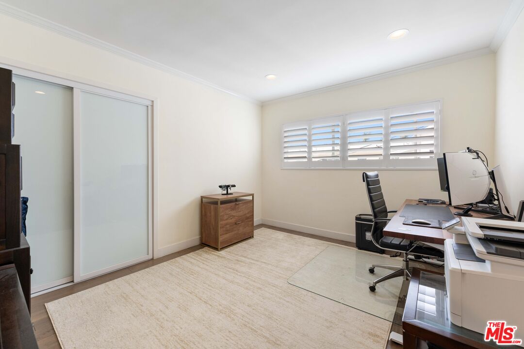 933 11th St Unit: 21